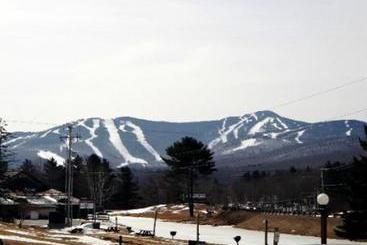 هتل Butternut Inn And Pancake House