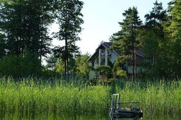 هتل Country Holiday