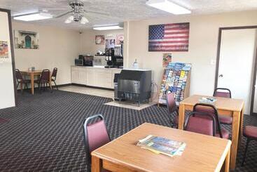 هتل Economy Inn Mccook