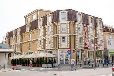 هتل Helin Central