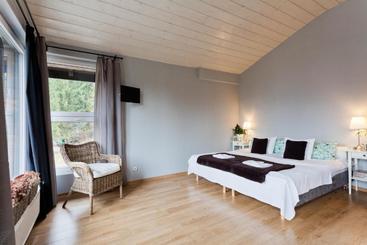 هتل Karolinka Guest House