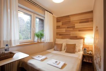 هتل Karolinka Guest House