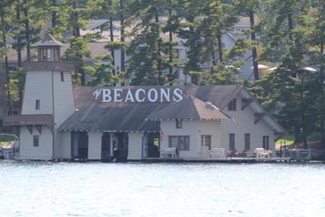 هتل The Beacons Of Minocqua