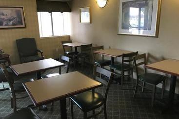 هتل Lititz Inn And Suites