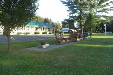 Weathervane Motel Lanesboro
