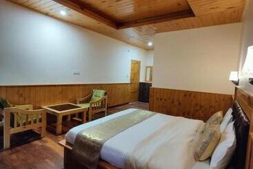 ホテル The Woodpecker Inn Jibhi