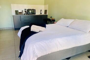 بنسيون Trendybliss Guest House