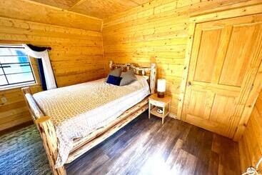 Triple G’s Resort   Cabin 11
