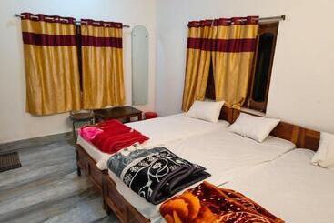 Общежитие Paradise Inn