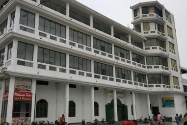 בית מלון כפרי Mariya International , Bodh Gaya