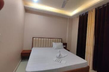 فندق Raj Telgaram