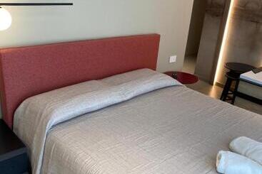 تختخواب و صبحانه Comàr Suite