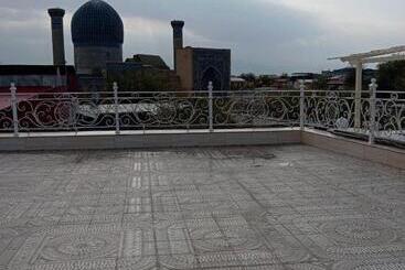 بنسيون Daniyar Guest House