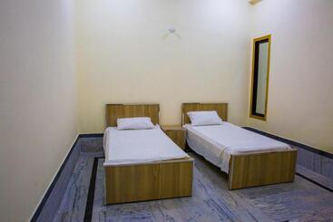 بنسيون Mh Guest House
