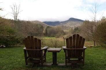 酒店 Henson Cove Place Bed And Breakfast W/cabin