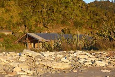 هتل Hydrangea Cottages