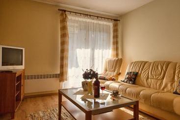 هتل Visitzakopane Rainbow Apartments
