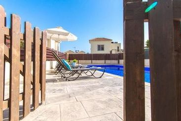 Ayia Napa Holiday Villa 040