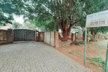 پانسیون Four Seasons Guesthouse   Hardekool 7