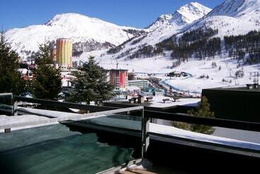 هتل آپارتمان Sestriere @ Residence Palace 1
