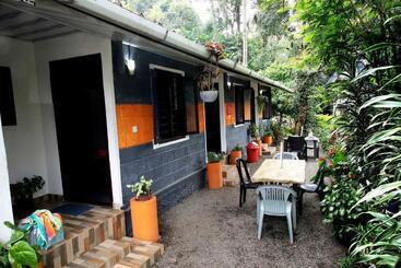 The Wayside Tree House And Private Villas