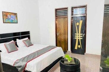 Oyo E Hotel Ansal