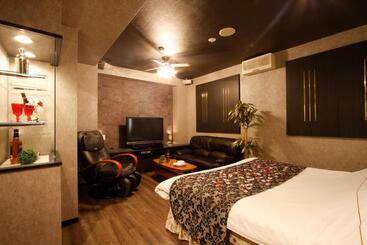 ホテル クワトロ