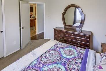 کلبه Killeen Home W/ Sunroom ~ 8 Mi To Fort Cavazos!