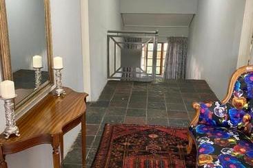 تختخواب و صبحانه Boutique@milner Guesthouse