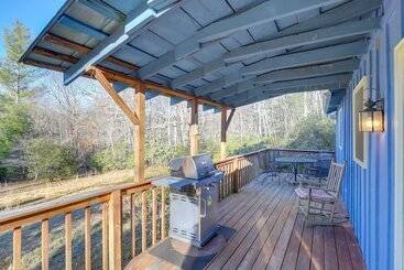 コテージ Burnsville Cabin W/ Deck & Trails   Dog Friendly!