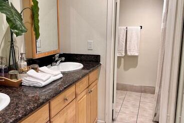 فندق Palm Desert Suites