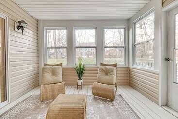 コテージ Beach & Lake Access: Family Poconos Home W/ Deck