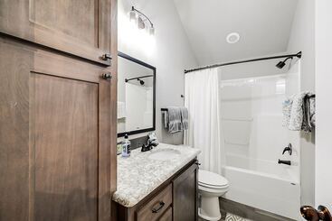 بيت ريفى Sweet Seaview Home: Near Beach & Trailhead!