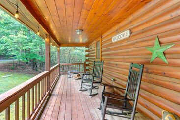 Сельский дом Charming Morganton Cabin W/ Hot Tub & Game Room!