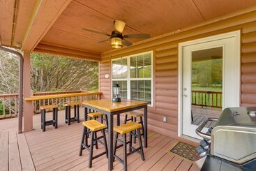 茅舍 Hiawassee Riverfront Cabin: 7 Mi To Lake Chatuge!