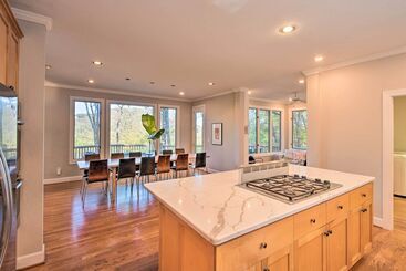 茅舍 Luxe Big Canoe Resort Home W/ 3 Decks & Mtn Views!