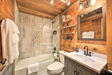 بيت ريفى Charming Blue Ridge Mountain Cabin W/ Hot Tub