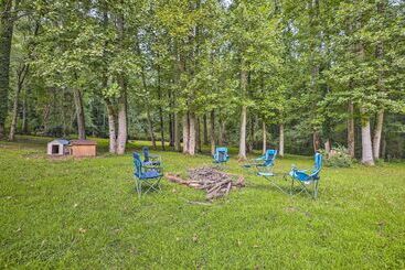 بيت ريفى Quiet Home W/ Fire Pit   1 Mi To Downtown Acworth!