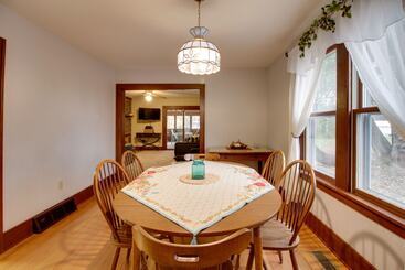 بيت ريفى Charming Long Lake Home W/ Dock On 2 Acres!