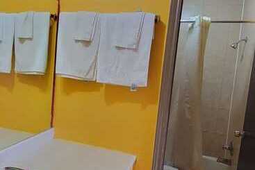 فندق Relax Inn