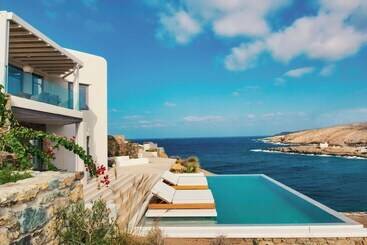 هتل Semeli Coast Mykonos, Curio Collection By Hilton