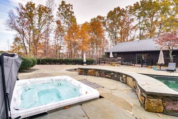 茅舍 Inviting Charlottesville Retreat W/ Pool & Hot Tub