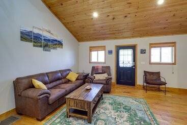 コテージ Pet Friendly Cabin W/ Fire Pit In Spruce Pine!