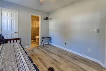 コテージ Peaceful Troutman Home: 5 Mi To Lake Norman!