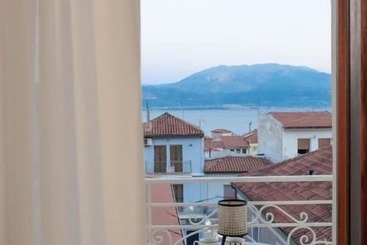 פנסיון Leone Suites