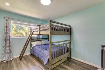 بيت ريفى Port Charlotte Home W/ Private Dock & Pool!