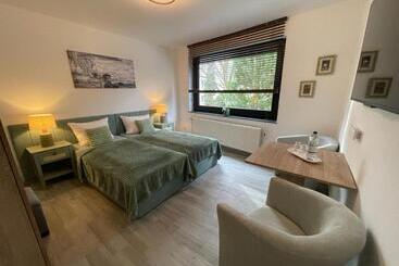 بنسيون Holi Day Spa 2 Bett Zimmer App 3