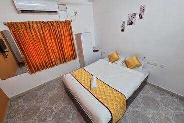 هتل The Sea Walk Beachside Serinity