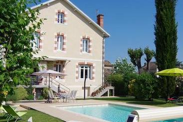ベッドアンドブレックファースト Maison D Hôtes La Villa Corisande