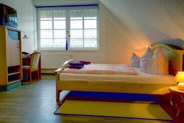 فندق Golfcentrum Schloss Karnitz Rügen